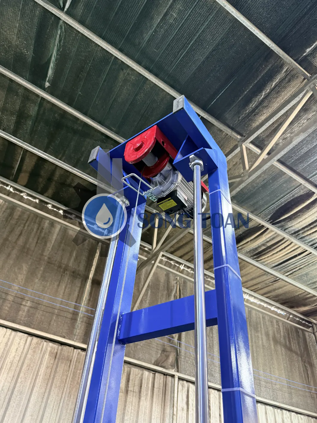 máy khuấy sơn hóa chất nâng hạ tời điện